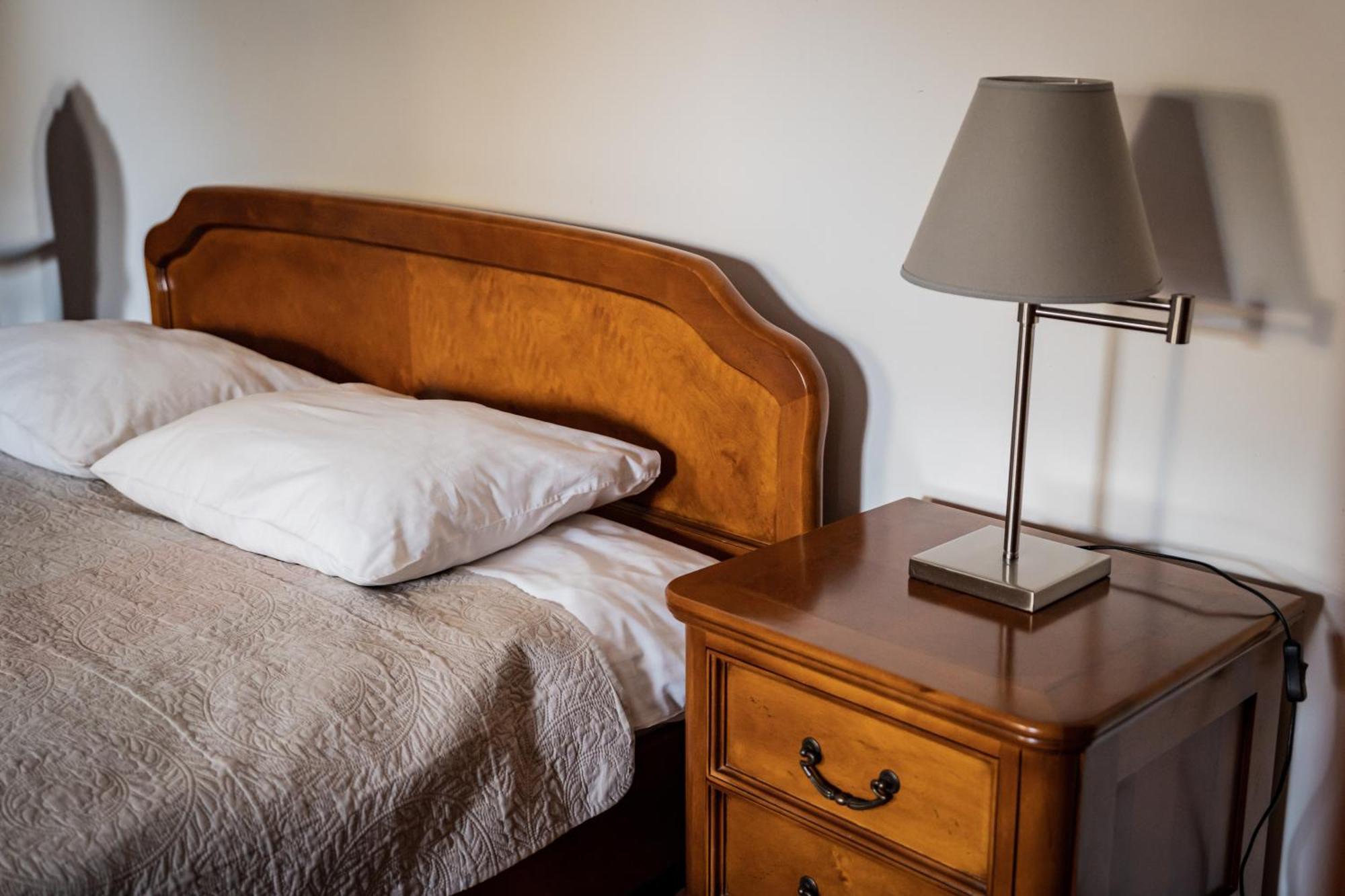 Hotel Przy Dworze Лесьна-Подляска Экстерьер фото