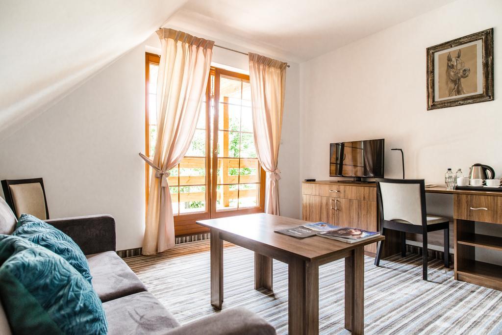 Hotel Przy Dworze Лесьна-Подляска Номер фото